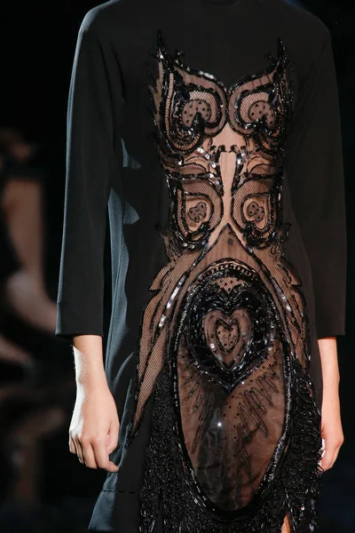 Look 77